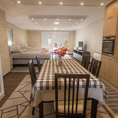 באינה באשטה Apartment Lili מראה חיצוני תמונה