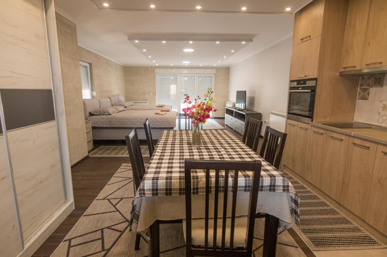 באינה באשטה Apartment Lili מראה חיצוני תמונה