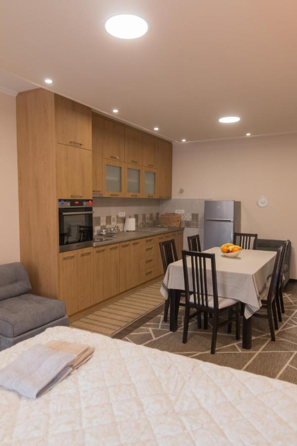 באינה באשטה Apartment Lili מראה חיצוני תמונה
